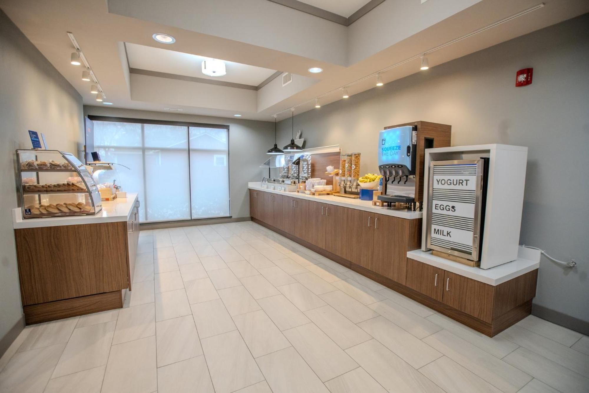 Holiday Inn Express & Suites Cleveland By Ihg Dış mekan fotoğraf