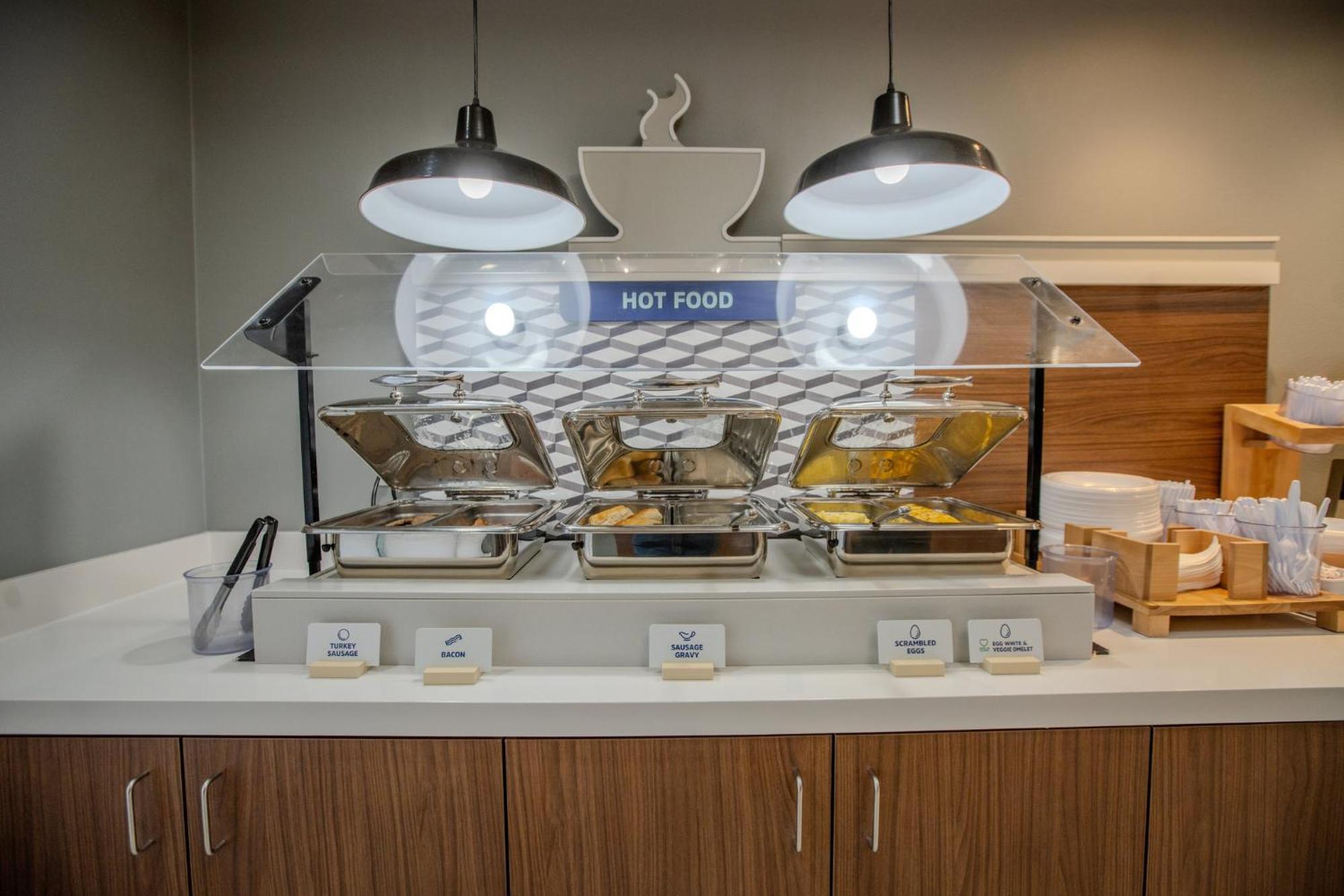 Holiday Inn Express & Suites Cleveland By Ihg Dış mekan fotoğraf