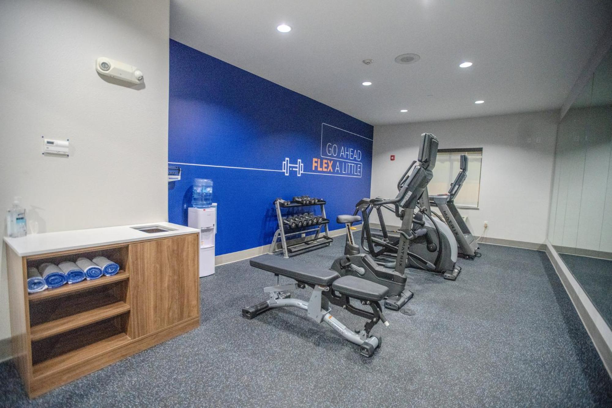 Holiday Inn Express & Suites Cleveland By Ihg Dış mekan fotoğraf