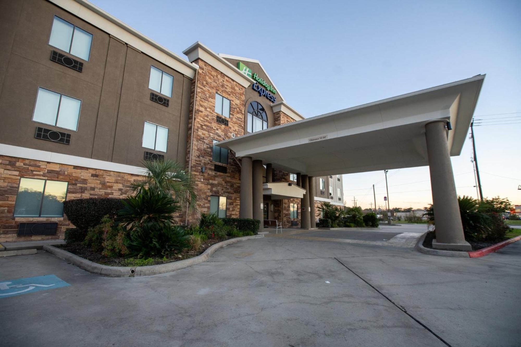 Holiday Inn Express & Suites Cleveland By Ihg Dış mekan fotoğraf